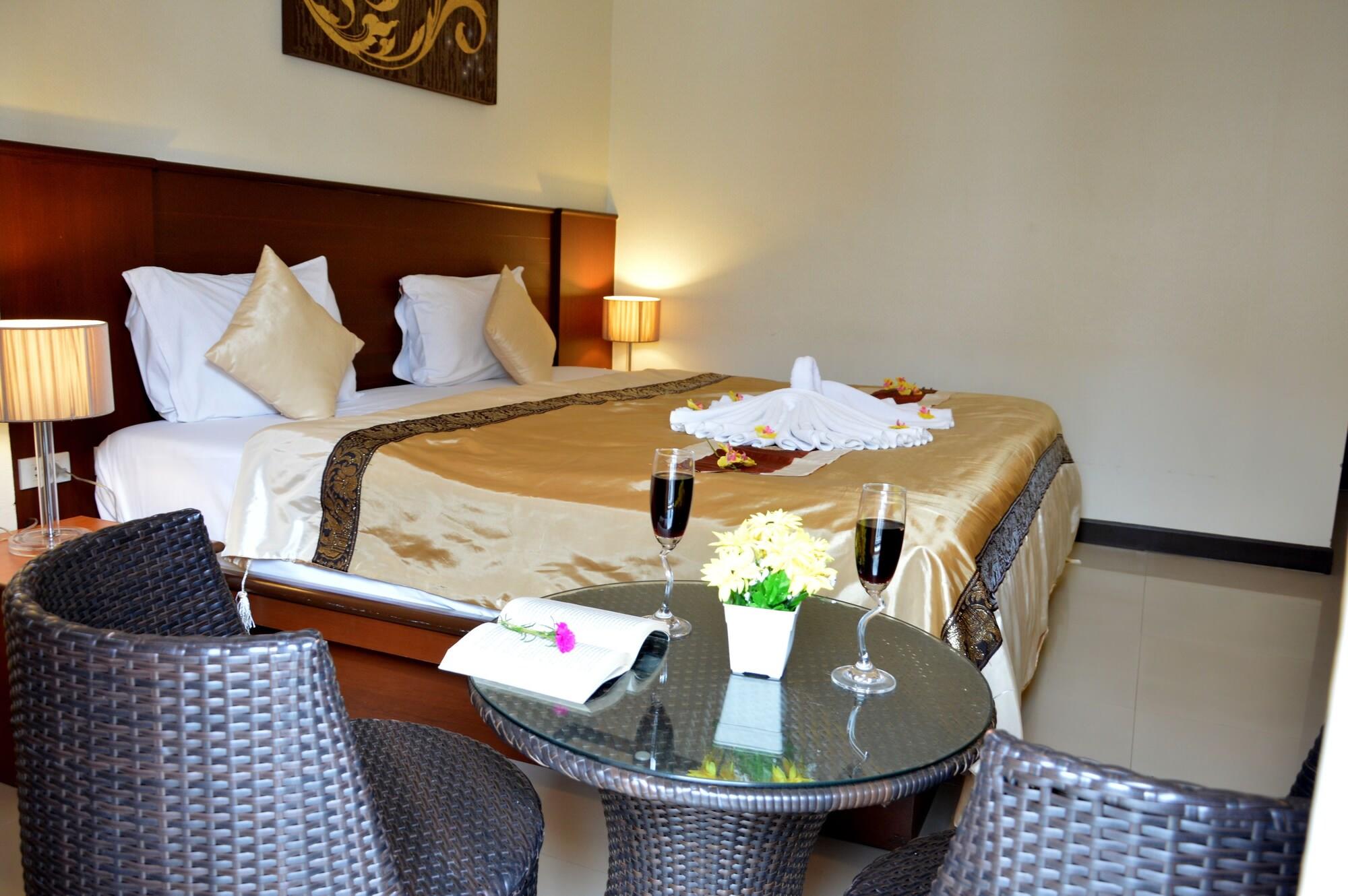 Sharaya Residence Patong Екстер'єр фото