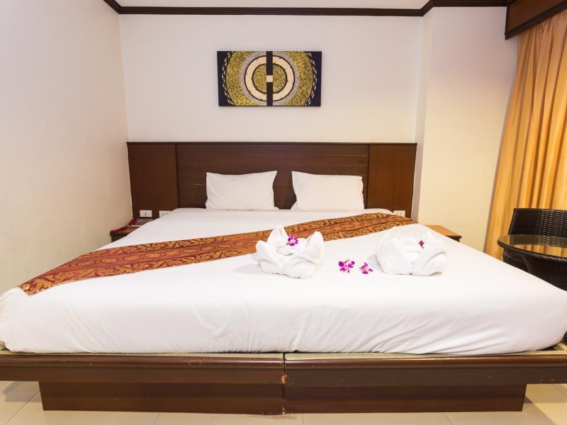 Sharaya Residence Patong Екстер'єр фото