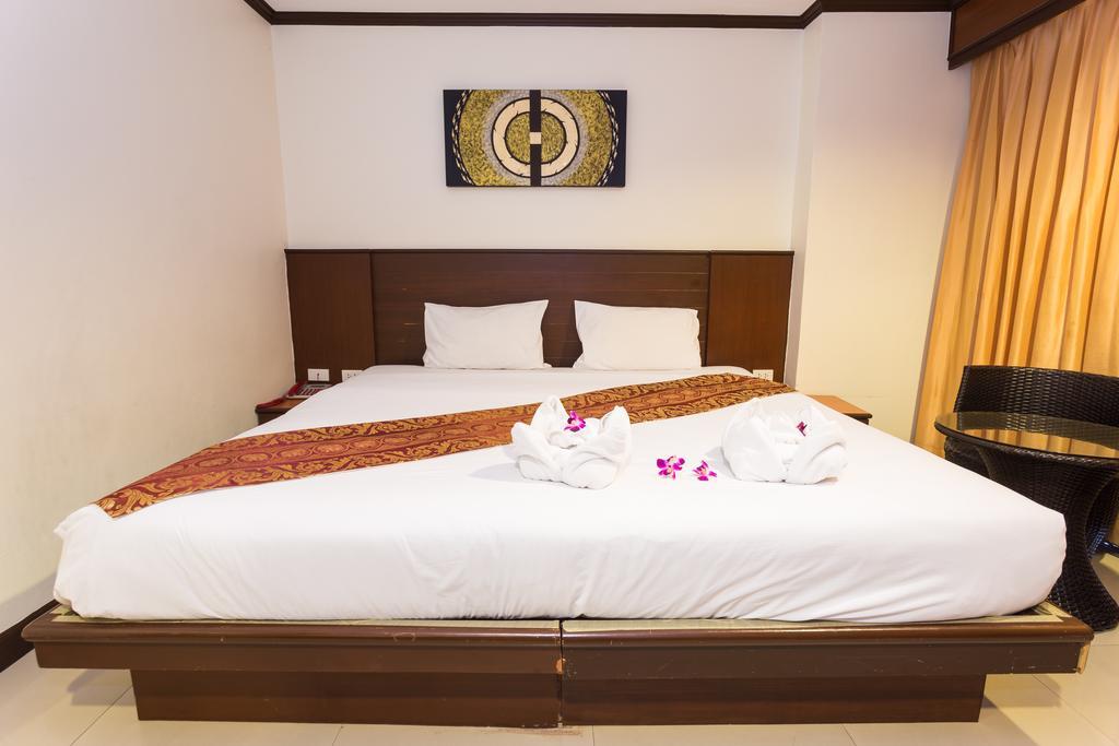 Sharaya Residence Patong Екстер'єр фото