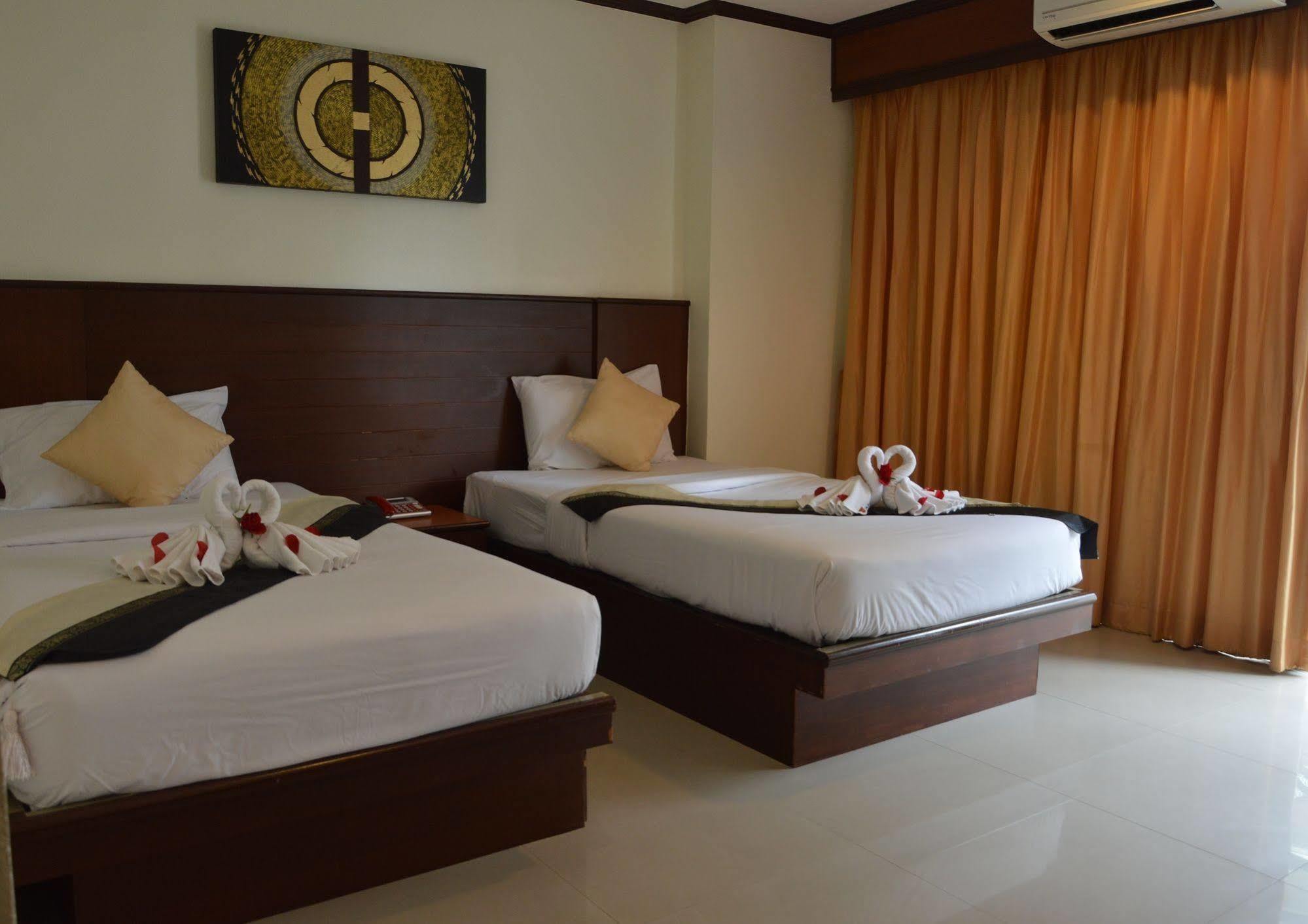 Sharaya Residence Patong Екстер'єр фото