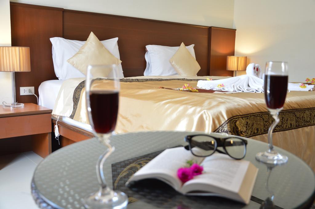Sharaya Residence Patong Екстер'єр фото